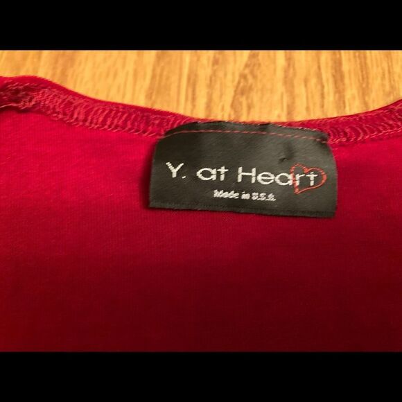 Young at Heart ❤️ Red v-neck Top - Picture 6 of 7